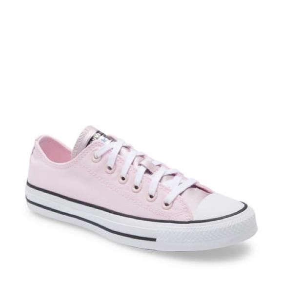 Converse Shoes - 🔸 Converse 🔸 light pink low tops